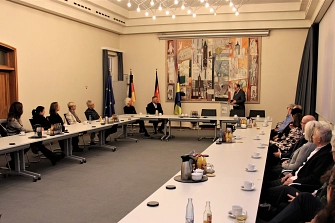 Ehrung von Thomas Kempernolte im Sitzungssaal&nbsp;&copy;&nbsp;Landkreis Helmstedt