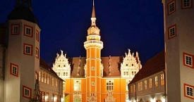 Juleum bei Nacht