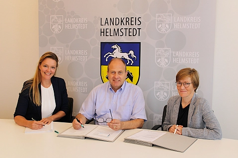 Vertragsunterzeichnung "Unternehmen Revier"&nbsp;&copy;&nbsp;Landkreis Helmstedt