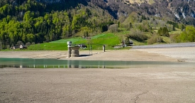 Wasser, Gewässer und Boden